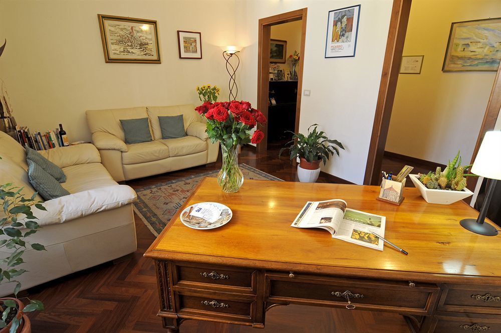 Aramis Deluxe Rooms ฟลอเรนซ์ ภายนอก รูปภาพ